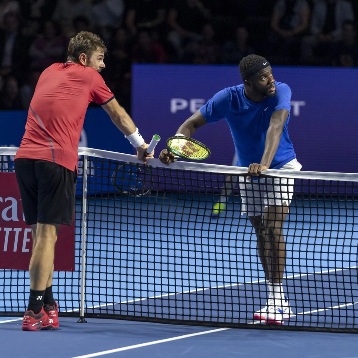 Peu avant la fin du match contre Tiafoe, Wawrinka se blesse au dos.