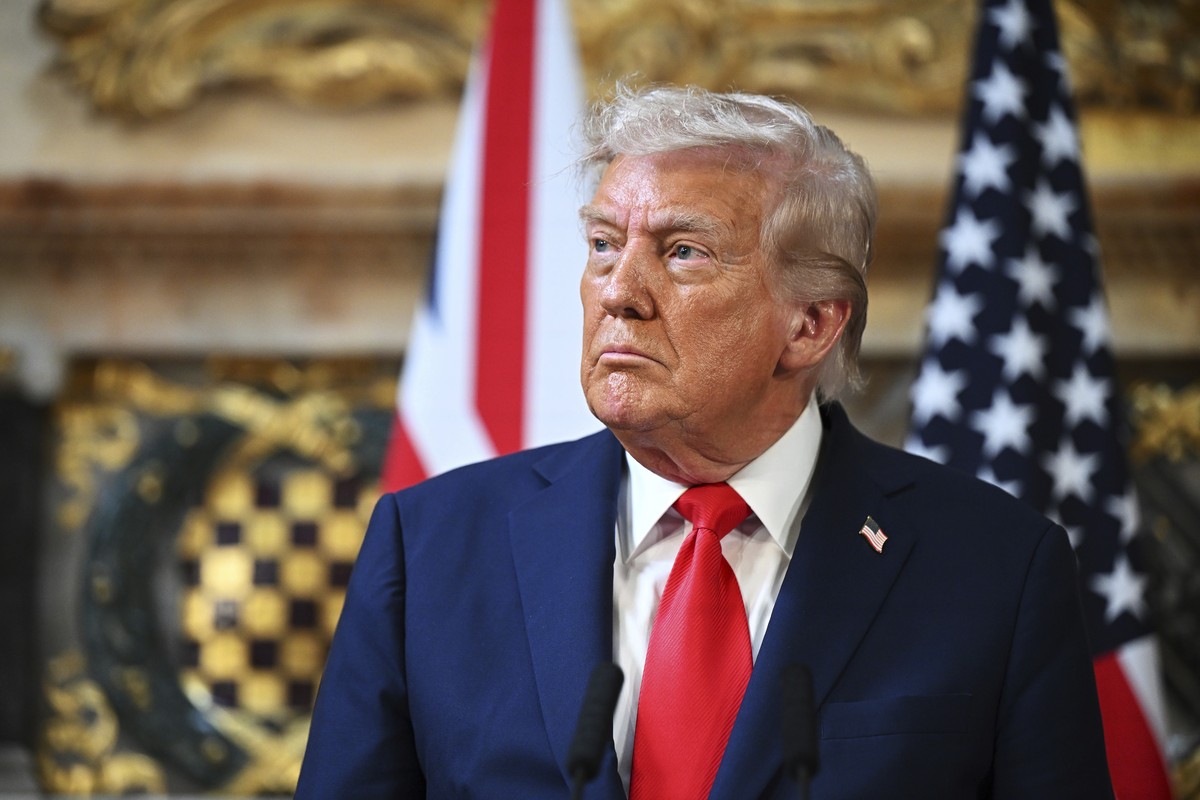 President Donald Trump attends a joint press conference with Britain's Prime Minister Keir Starmer at Chequers near Aylesbury, England, Thursday, Sept. 18, 2025. (Leon Neal, Pool via AP)
Trump Br ...