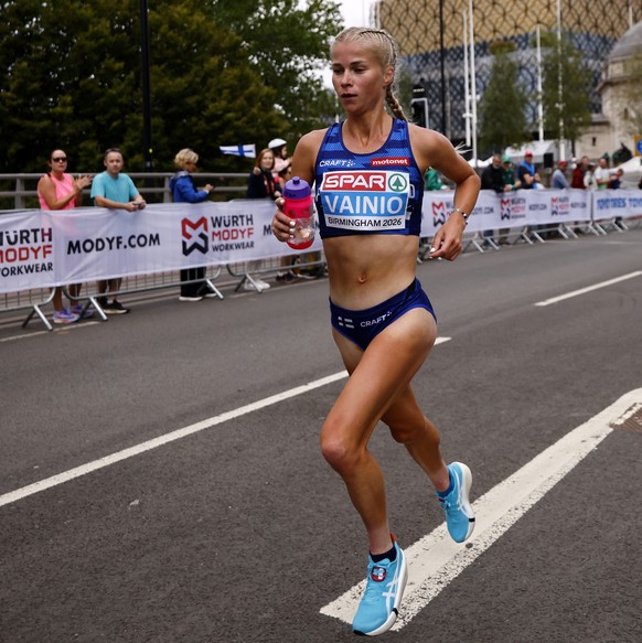 epa13173228 Alisa Vainio of Finland competes in the Women's Marathon at the European Athletics Championships Birmingham 2026, Birmingham, Britain, 16 August 2026. EPA/TOLGA AKMEN