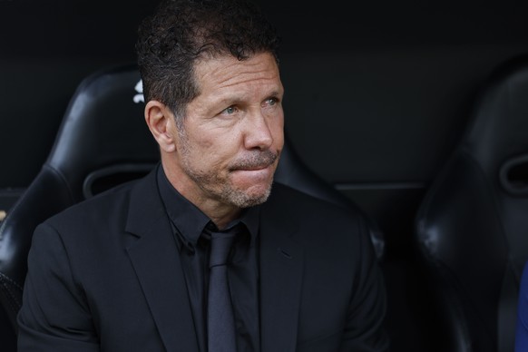 epa12928045 Atletico de Madrid's head coach Diego Simeone looks on ahead of the Spanish LaLiga soccer match between Valencia CF and Atletico de Madrid, in Valencia, Spain, 02 May 2026. EPA/Biel A ...
