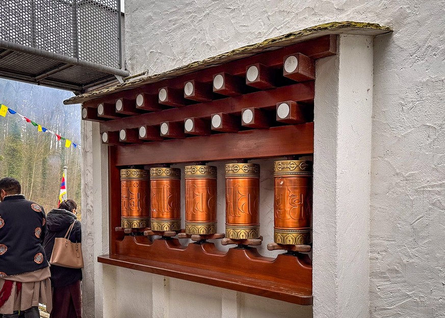 Buddhistische Gebetsmühlen in Rikon.