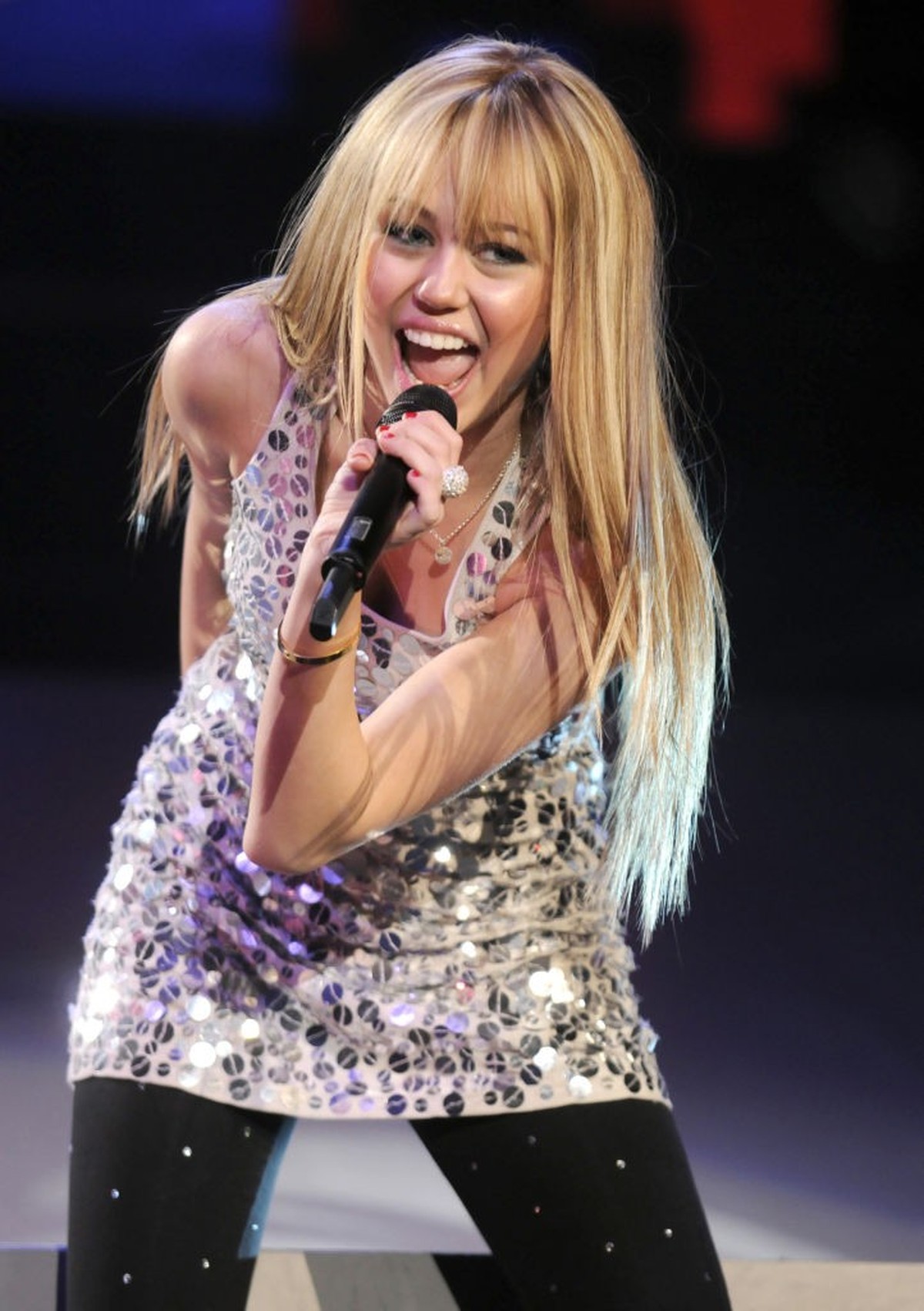 (EXCLUSIVE, Premium Rates Apply) UNIONDALE, NY - DECEMBER 27: *EXCLUSIVE* Miley Cyrus performs during her "Best of Both Worlds" tour at Nassau Coliseum on December 27, 2007 in Uniondale, New ...