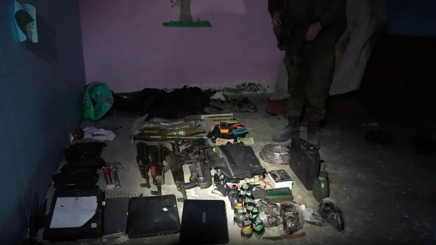 The photo allegedly shows weapons of Hamas terrorists in the basement of a children's hospital: the Israeli army published the photos.