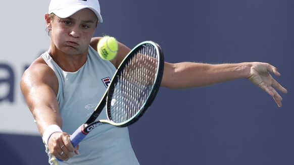 epa09111345 Ashleigh Barty of Australia in action against Elina Svitolina of Ukraine during their semi-final Women&#039;s singles match at the Miami Open tennis tournament in Miami Gardens, Florida, U ...