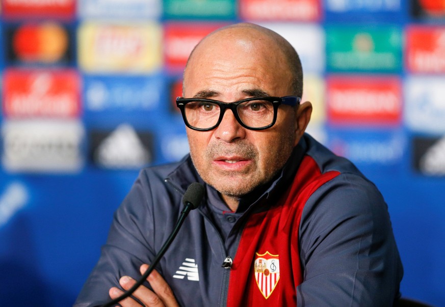 Football Soccer - Olympique Lyon v Sevilla - UEFA Champions League Group Stage - Group H – Stade de Lyon – Decines, France – 6/12/16 Sevilla&#039;s coach Jorge Sampaoli attends a media conference  REU ...