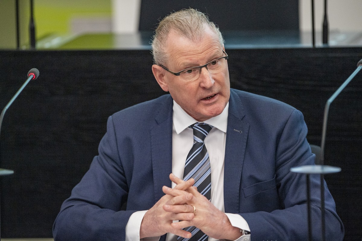 Der Zuger Regierungsrat Heinz Taennler anlaesslich einer Medienkonferenz der Zentralschweizer Finanzdirektorenkonferenz vom Freitag, 12. Maerz 2021 im Luzerner Kantonsrratssaal. (KEYSTONE/Urs Flueeler ...