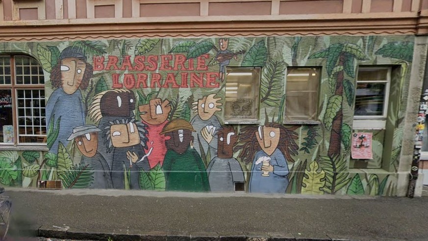 Die Fassade der Brasserie Lorraine. Das Lokal wurde durch die Absage eines Raggae-Konzerts bekannt, da sich einige Anwesende an den Dreadlocks der weissen Bandmitglieder störten.