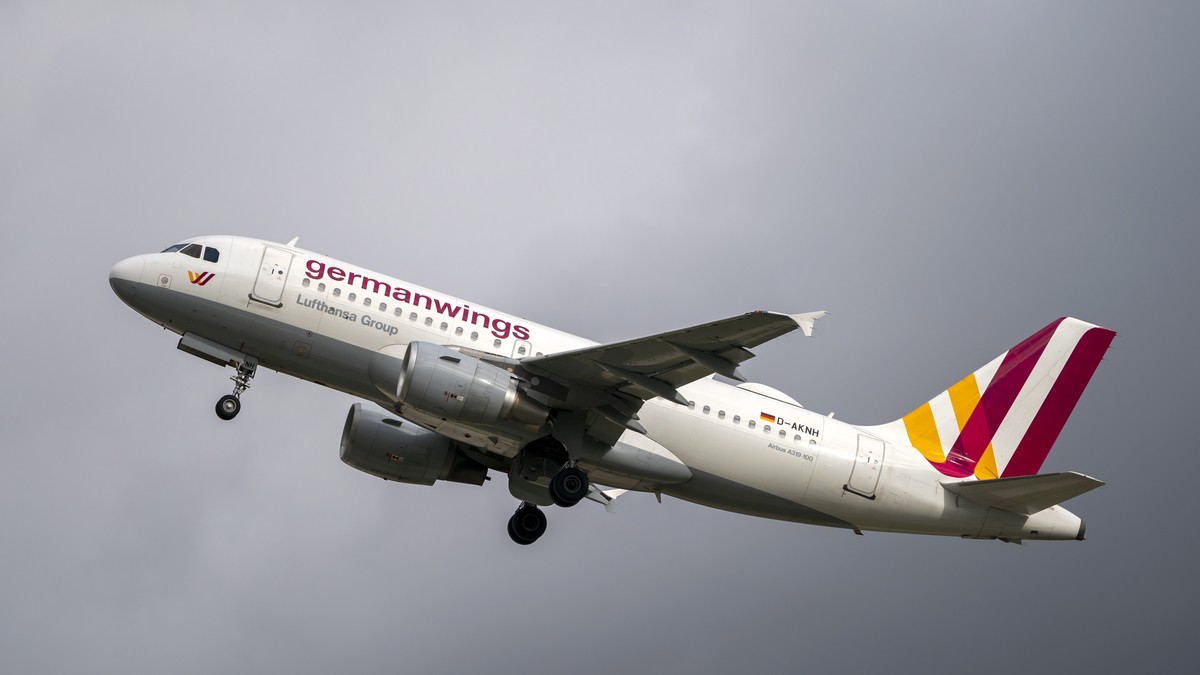 epa08093727 (FILE) - A Germanwings Airbus of German Lufthansa Group takes off at International Airport in Stuttgart, Germany, 25 September 2019 (reissued 29 December 2019). Flight attendant union UFO  ...