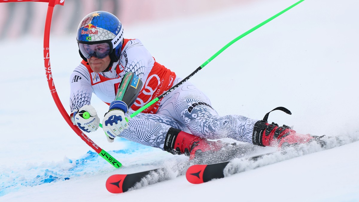 epa13330079 Lucas Pinheiro Braathen of Brazil competes during the 1st run of the Men's Giant Slalom at the FIS Alpine Ski World Cup season opener in Soelden, Austria, 25 October 2026. EPA/ANNA SZ ...