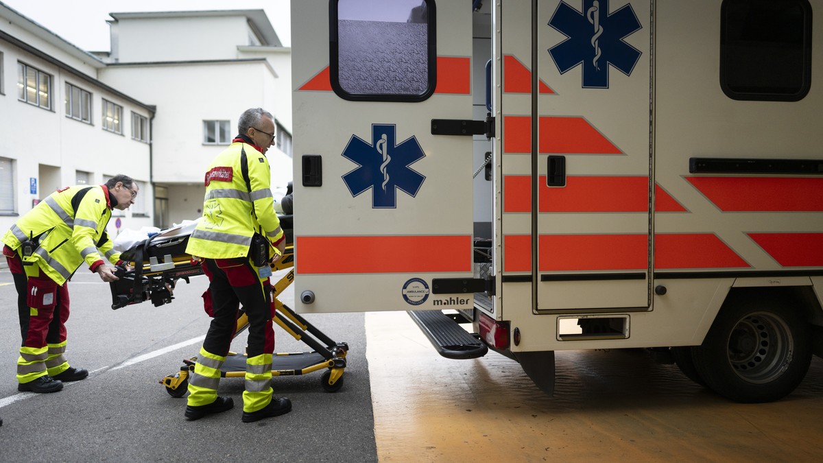 T-fffahrer-stirbt-nach-Selbstunfall-in-Hinwil-im-Spital