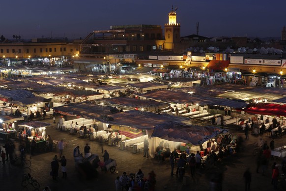 A view of Djamaa Lafna square and its restaurants in Marrakesh&#039;s old city December 18, 2014. Picture taken December 18, 2014. REUTERS/Youssef Boudlal (MOROCCO - Tags: SOCIETY TRAVEL)