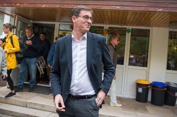 epa07917097 Candidate of most of the oppositional parties for the mayor of Budapest Gergely Karacsony smiles after he voted at the nationwide local elections in Budapest, Hungary, 13 October 2019. May ...