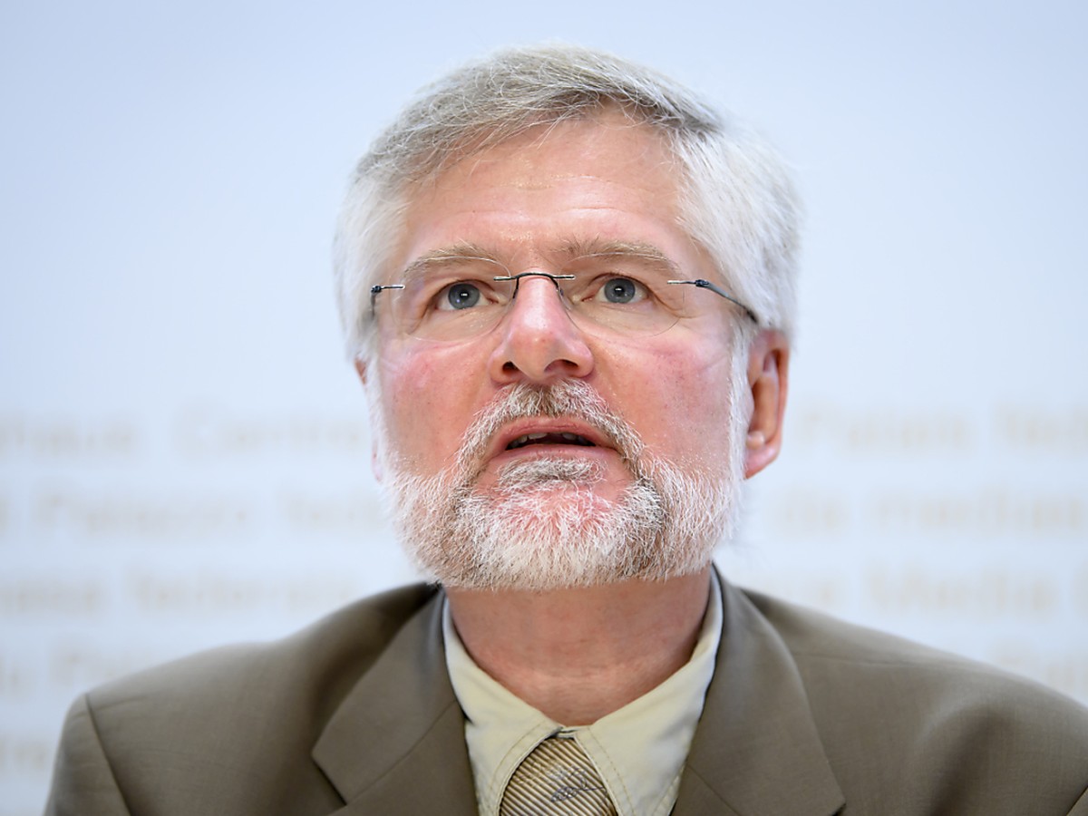 F�r Rudolf Hauri, den Pr�sidenten der Vereinigung der Kantons�rztinnen und Kantons�rzte, sind die vom Bundesrat getroffenen Massnahmen n�tig. (Archiv)