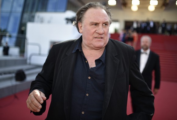epa04762219 French actor Gerard Depardieu leaves the screening of &#039;Valley of Love&#039; during the 68th annual Cannes Film Festival, in Cannes, France, 22 May 2015. The movie was presented in the ...