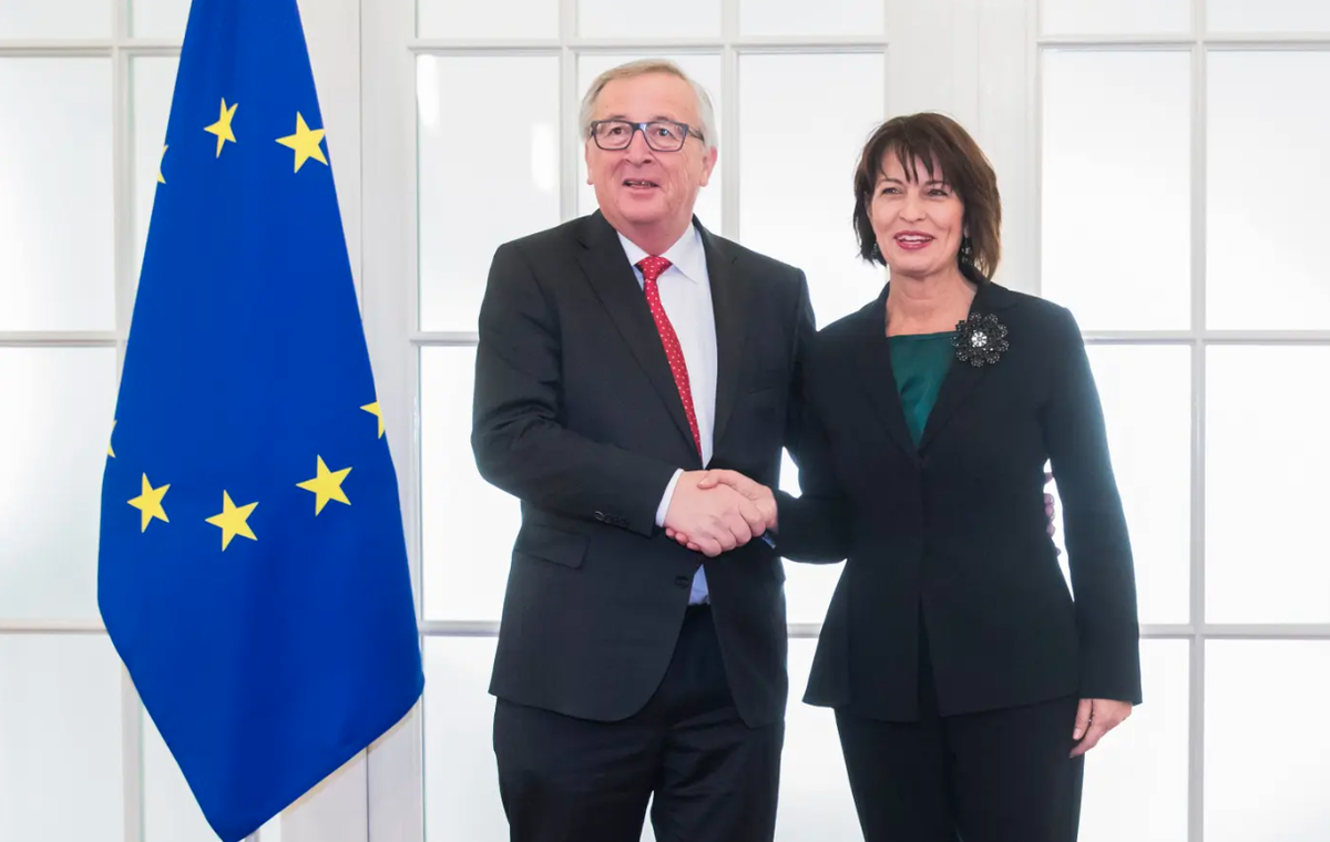 Le président de la Commission européenne, Jean-Claude Juncker, et la présidente de la Confédération Doris Leuthard, à Berne en novembre 2017, sont repartis avec l'assurance que la Suisse paierait ...
