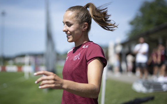 Lia Waelti beim Abschlusstraining der Schweizer Frauen Fussball Nationalmannschaft vor dem Freundschaftsspiel gegen Tschechien vor der UEFA Women&#039;s EURO 2025, am Mittwoch, 25. Juni 2025 auf der S ...