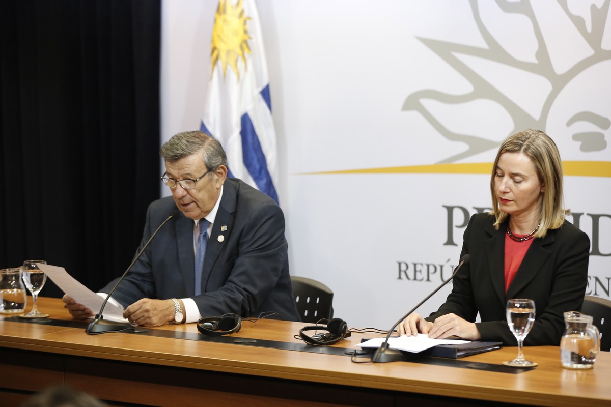 epa07351282 Uruguay's Foreign Minister Rodolfo Nin Novoa (L) and The High Representative of the European Union (EU) for Foreign Policy, Federica Mogherini (R), deliver statements to the press dur ...
