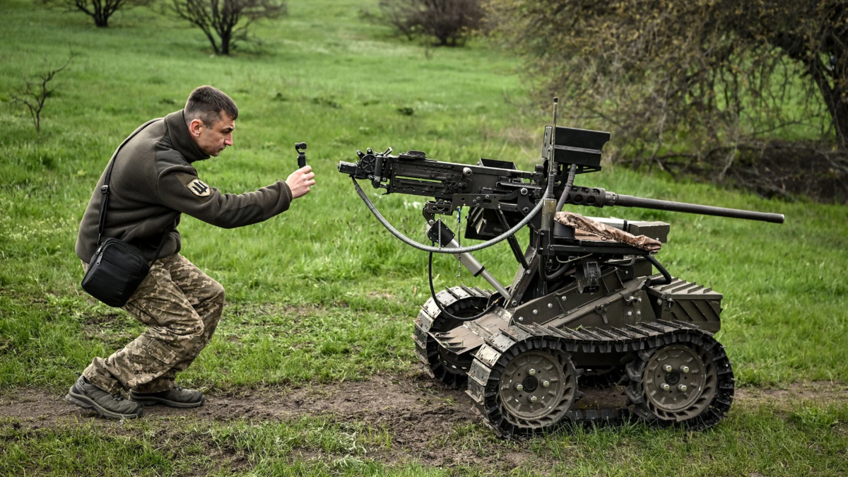 Terminator ist Realität: Ukraine schickt Kampfroboter an die Front – und sie gewinnen