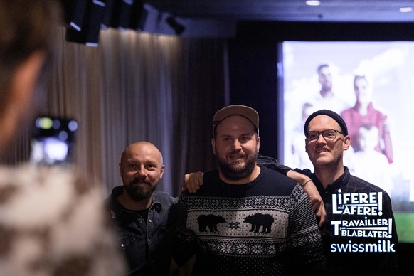 Sandro mit der Crew an der Kinovorpremiere.