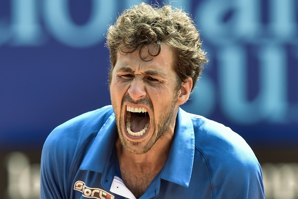 Robin Haase schreit die Freude nach seinem Sieg über Michail Juschni in die Gstaader Bergwelt hinaus.&nbsp;