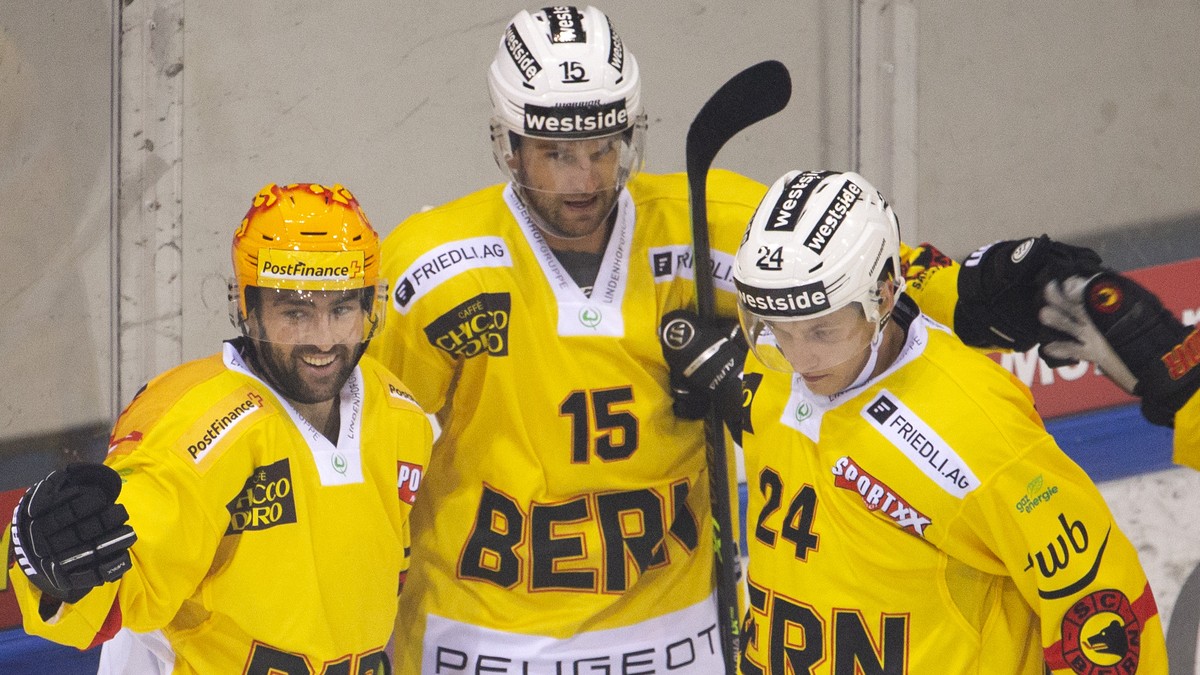 Bern's forward Cory Conacher, of Canada, left, celebrates his goal with teammates forward Jeffrey Dustin #15, of Canada, forward Dominik Kahun #24, of German, and Bern's defender Ramon Unter ...