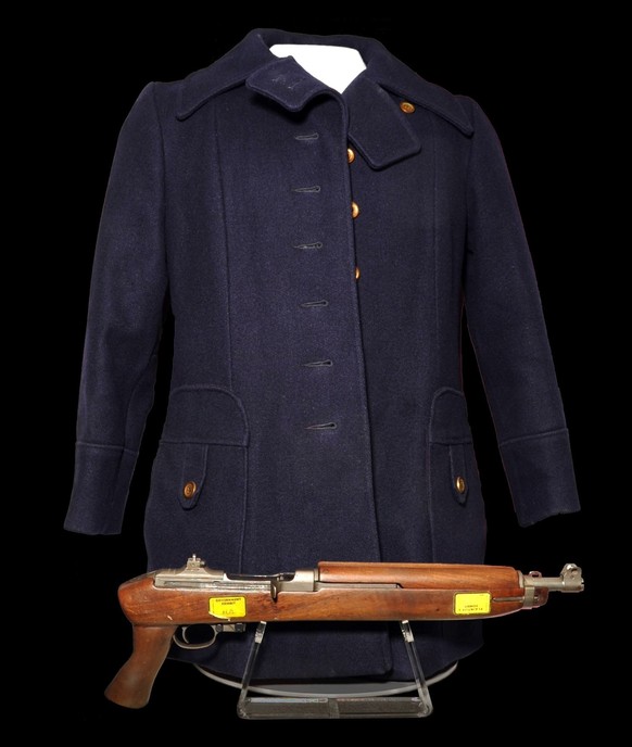 Patty Hearst bank robbery outfit
https://www.fbi.gov/history/artifacts/patty-hearst-kidnapping