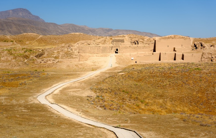 Turkmenistan the best photos from the country where no Swiss have lived since 2016.  The only Swiss watson.ch Nisa ancient city in the Ashgabad desert of Turkmenistan
