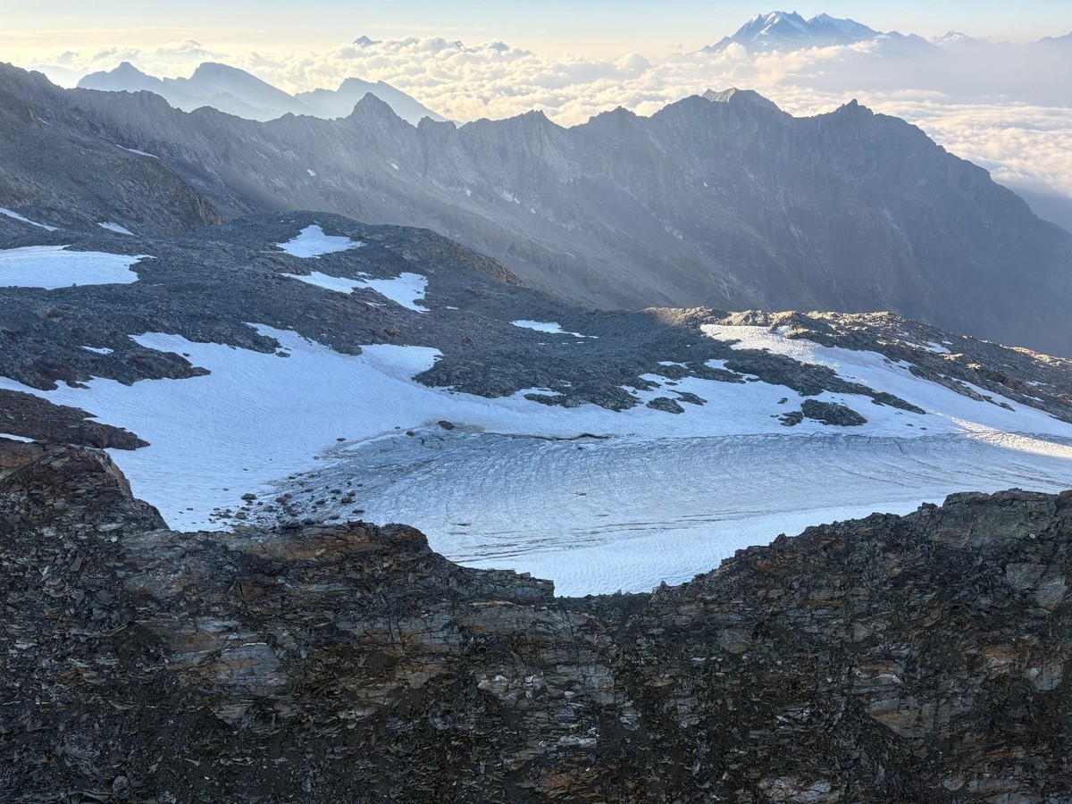 Un alpiniste fait une chute mortelle sur le glacier de Bietsch (VS)