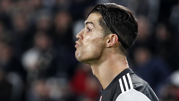Neuer Look: Ronaldo lief mit einem Haarband auf.