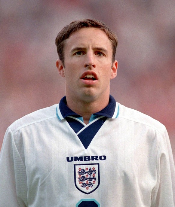 Gareth Southgate England - PUBLICATIONxINxGERxSUIxAUTxHUNxUSAxONLY Fu�ball L�nderspiel Herren EM 1996 Nationalmannschaft, Nationaltrikot, Gruppe A Portr�t London Fu�ball L�nderspiel Herren EM 1996 Nat ...