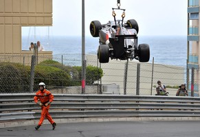 Adrian Sutil crasht im Training in Monaco.