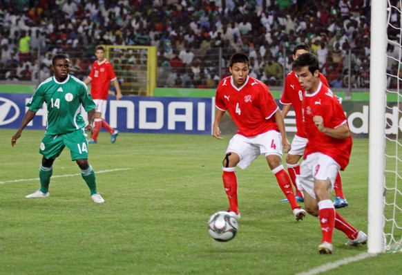 Janick Kamber vereitelt in der vierten Minute des Finals gegen Nigeria eine Grosschance.