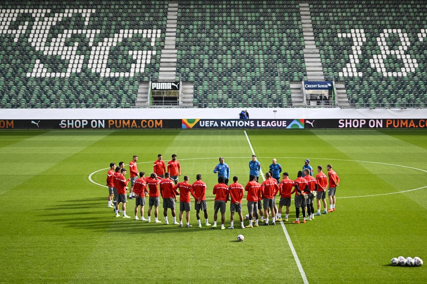 Head coach Murat Yakin of Team Switzerland adresses his team during training one day prior the UEFA Nations League group A2 soccer match between Switzerland and Czech Republic, on Monday, September 26 ...