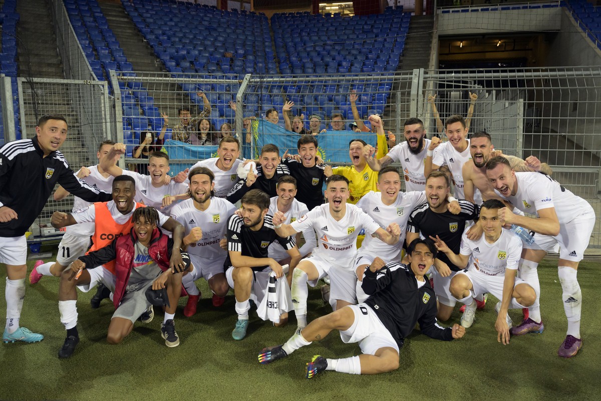 epa10772269 Tobol's players cheer after winning the UEFA Europa Conference League second qualifying round first leg match between FC Basel 1893 and FC Tobol Kostanay at the St. Jakob-Park stadium ...