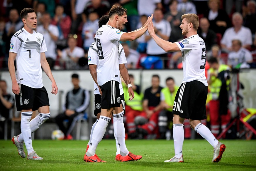 epa07642014 Germany&#039;s Timo Werner (R) celebrates with his teammates after scoring the 7-0 during the UEFA EURO 2020 qualifying soccer match between Germany and Estonia in Mainz, Germany, 11 June  ...