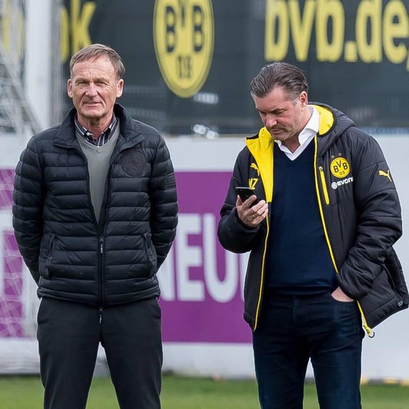 Dortmund, Germany, 2018-04-03, Training BV Borussia Dortmund, BVB, CEO / Geschaeftsfuehrer Hans-Joachim Watzke (BVB) und Sportdirektor Michael Zorc (BVB) beim training ( DeFodi001 *** Dortmund Germany ...