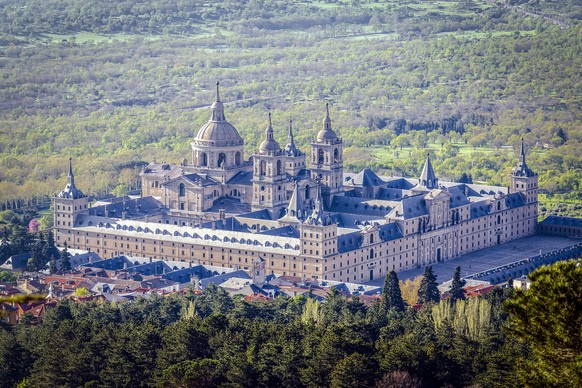 Die Palast- und Klosteranlage Real Sitio de San Lorenzo de El Escorial, die in den Jahren 1563 bis 1584 auf Initiative des Königs Philipp II. entstand.