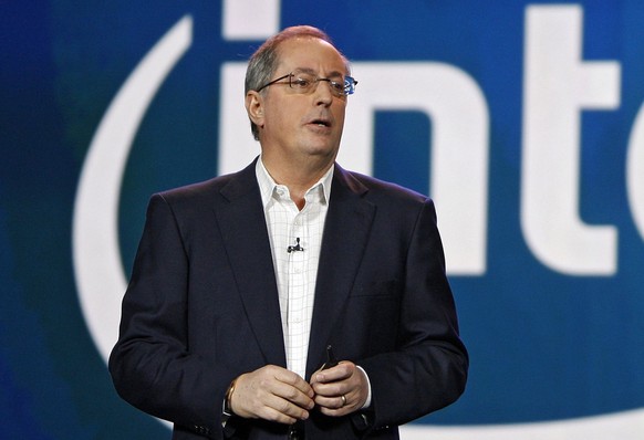 epa06242261 epa06242247 (FILE) - Intel President and CEO Paul Otellini delivers his keynote address at the 2012 International Consumer Electronics Show in Las Vegas, Nevada, USA, 10 January 2012 (reis ...