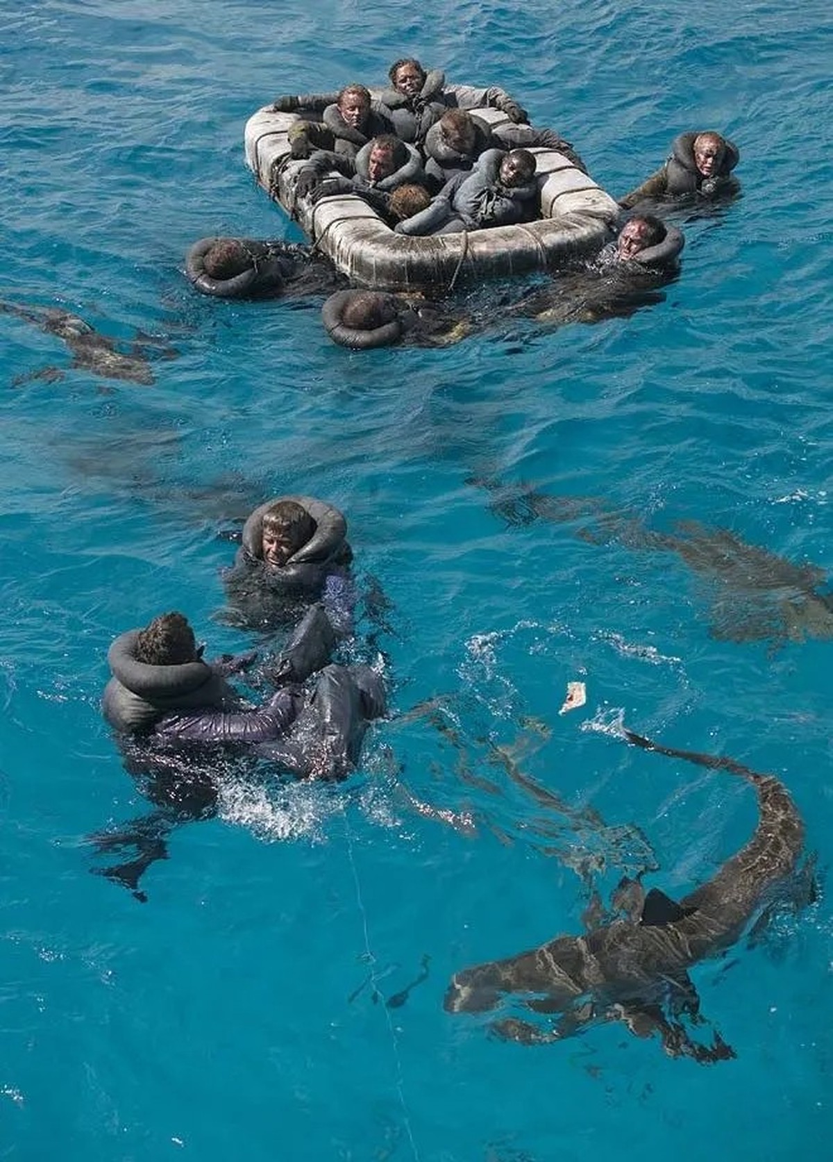 Szene aus dem Film USS Indianapolis: Men of Courage