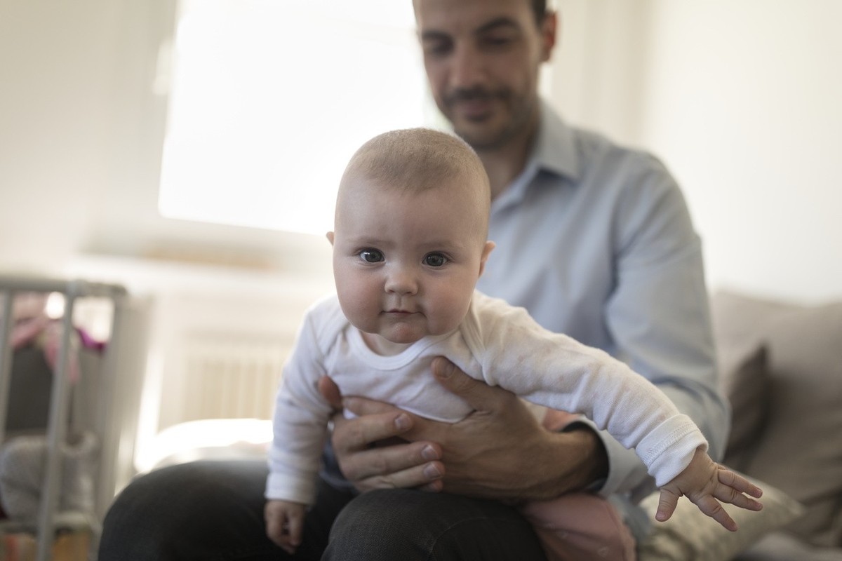 Il y a une pénurie d'enfants en Suisse.