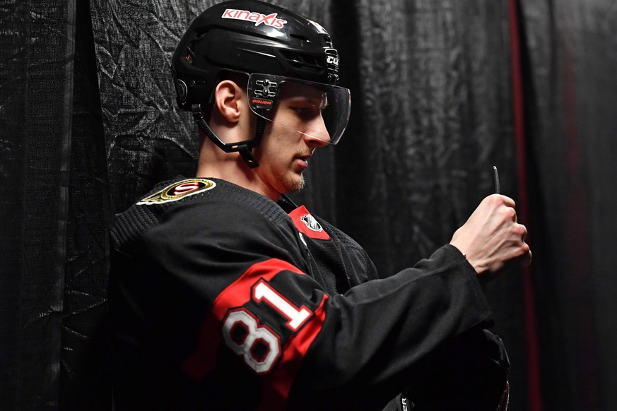 NHL, Eishockey Herren, USA Ottawa Senators at Philadelphia Flyers Mar 2, 2024 Philadelphia, Pennsylvania, USA Ottawa Senators left wing Dominik Kubalik 81 in the tunnel before warmups against the Phil ...