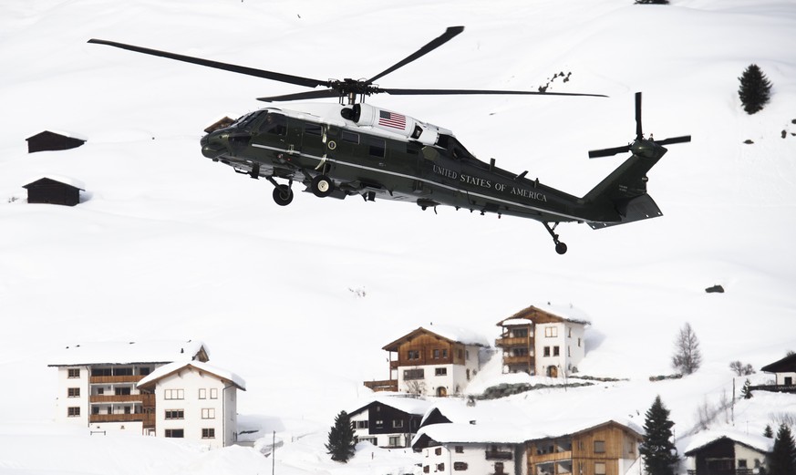 epa06473078 Marine One carrying US President Donald Trump lands at the heliport during the 48th annual meeting of the World Economic Forum, WEF, in Davos, Switzerland, Thursday, January 25, 2018. The  ...
