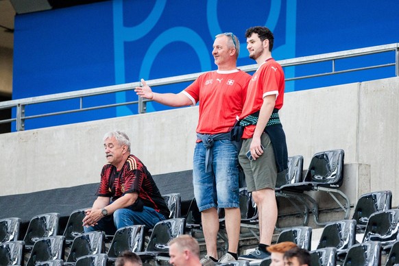 UEFA EURO, EM, Europameisterschaft,Fussball 2024: Schweiz - Deutschland 23.06.2024 Schweizer Fans UEFA EURO 2024: Schweiz - Deutschland Frankfurt Arena, Frankfurt am 23.06.2024 *** UEFA EURO 2024 Swit ...