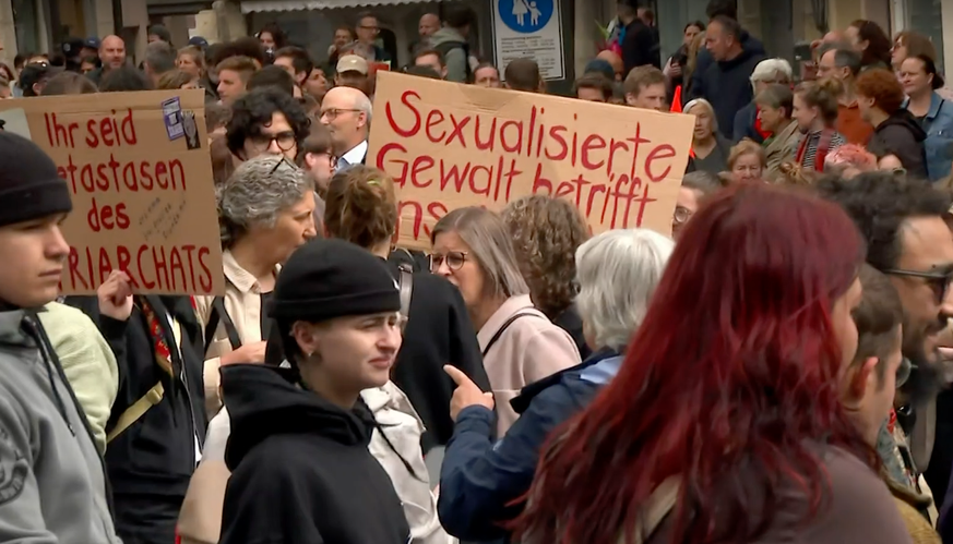 Mehrere hundert Menschen gingen am vergangenen Samstag in Schaffhausen auf die Strasse.