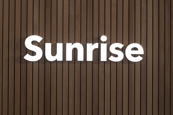 ARCHIV - ZU DEN JAHRESZAHLEN VON SUNRISE -- The Sunrise Communications logo in a shop of said company in Glattbrugg, Canton of Zurich, Switzerland, on February 18, 2019. (KEYSTONE/Ennio Leanza)..Das L ...