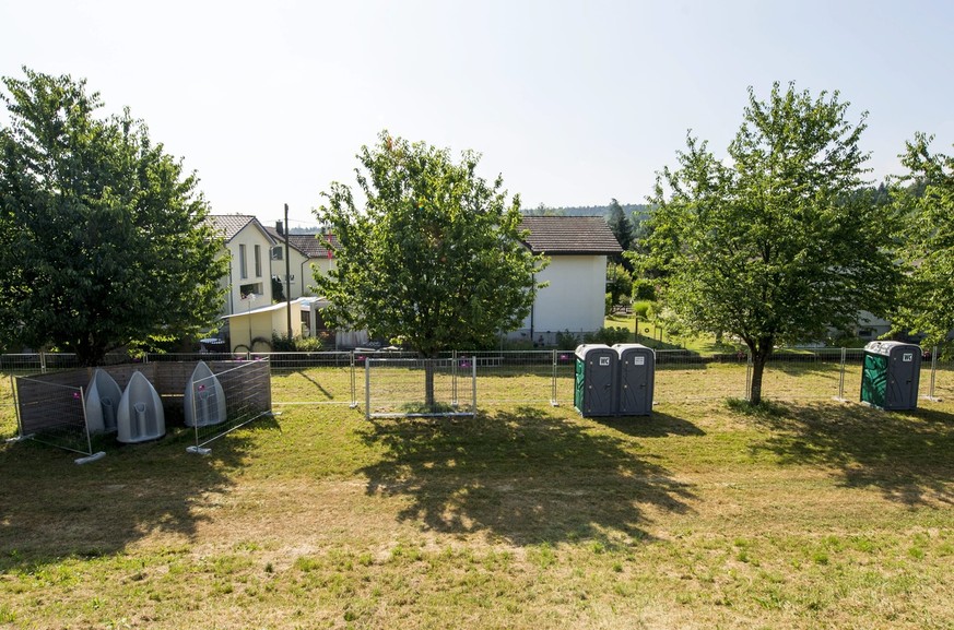 Im Stadion Bruegglifeld des FC Aarau sind wegen der Sicherheitsauflagen verschiedene Umbauten getaetigt worden. Am Freitag, 19. Juli 2013 werden diese an einem Rundgang gezeigt. Die WC Anlagen mit Zau ...