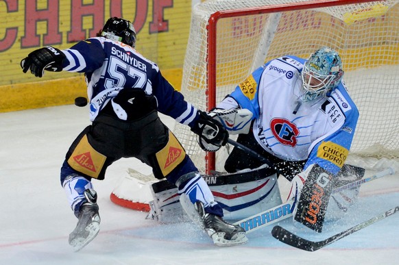 Fribourg-Keeper Benjamin Conz zieht einen schwarzen Abend ein.