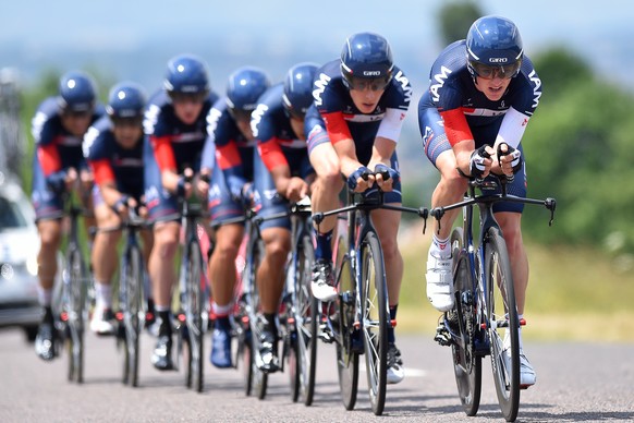 Das IAM-Team beim Mannschaftszeitfahren der Dauphiné-Rundfahrt.