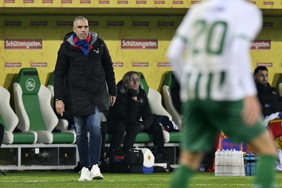 Basels Trainer Fabio Celestini beim Fussballspiel der Super League FC St. Gallen gegen den FC Basel im Kybunpark in St. Gallen am Sonntag, 8. Dezember 2024. (KEYSTONE/Walter Bieri ) (