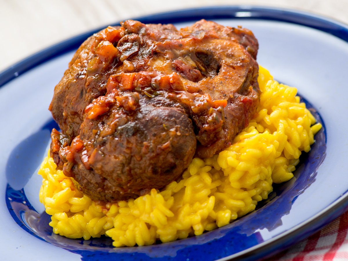 Ossobuco al Barolo kalbshaxe risotto milanese wein fleisch schmoren kochen essen fleisch
